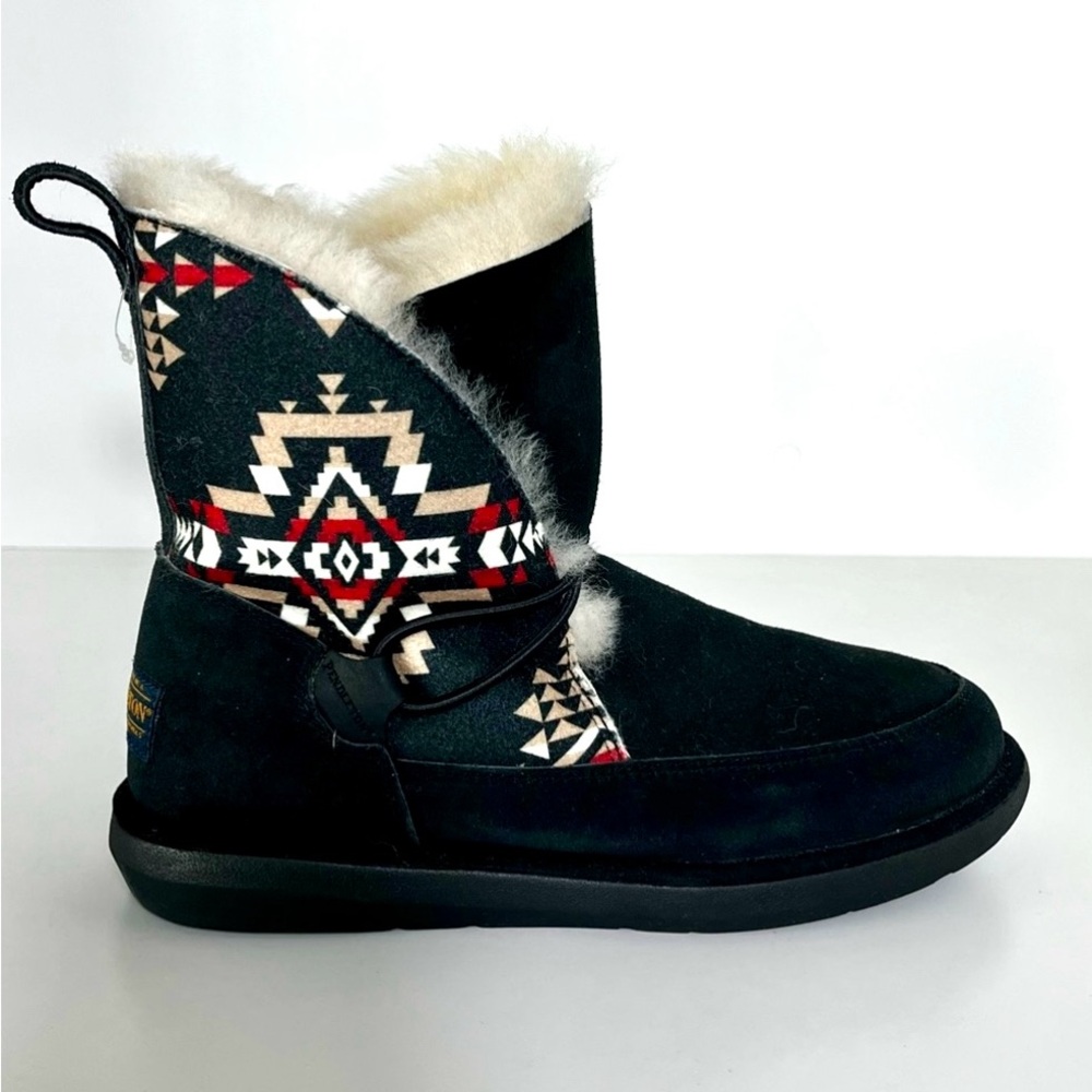 NEW Pendleton Black and White Patterned Women's Boots size 8